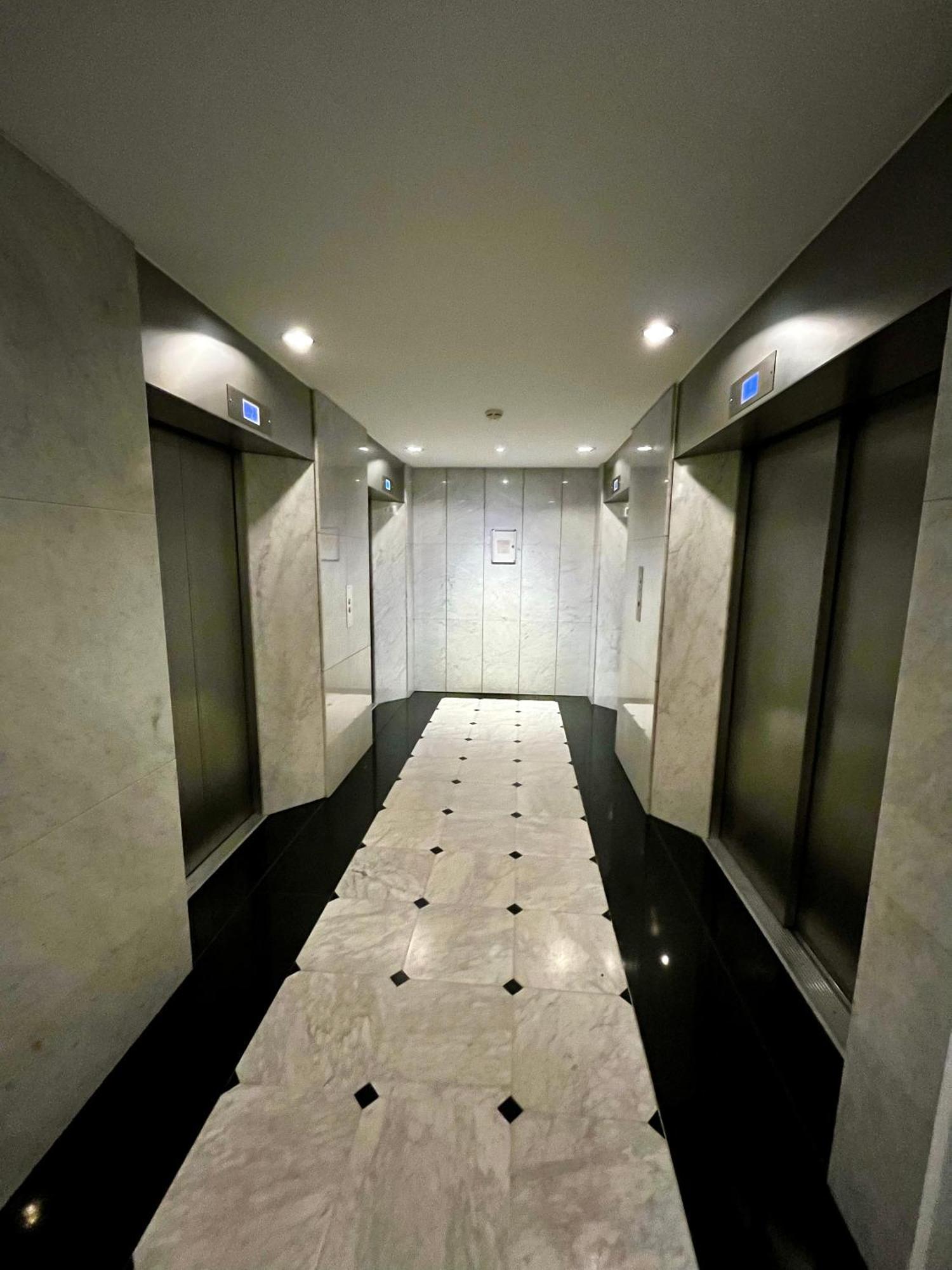 Big Apartment With Parking In アントウェルペン エクステリア 写真