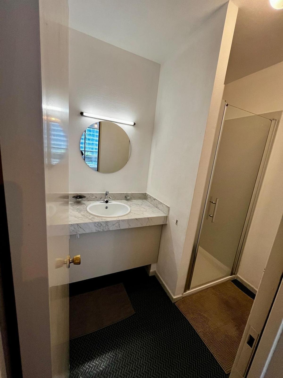 Big Apartment With Parking In アントウェルペン エクステリア 写真