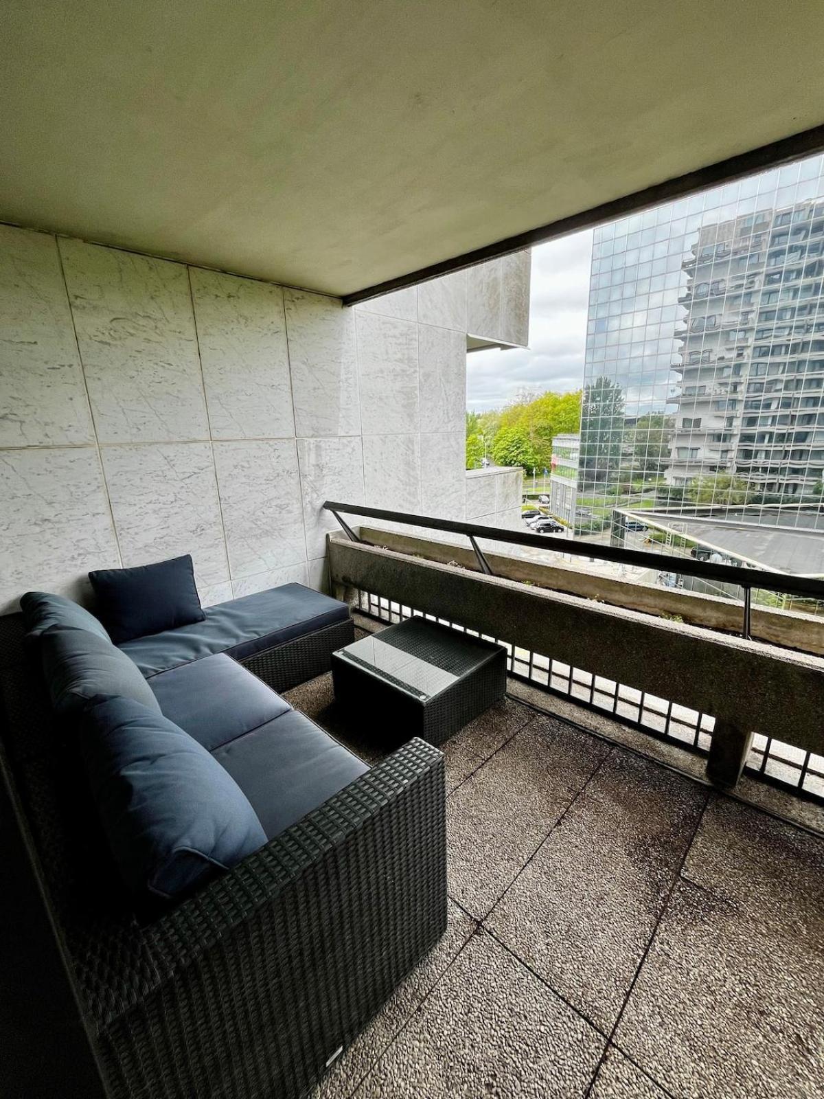 Big Apartment With Parking In アントウェルペン エクステリア 写真